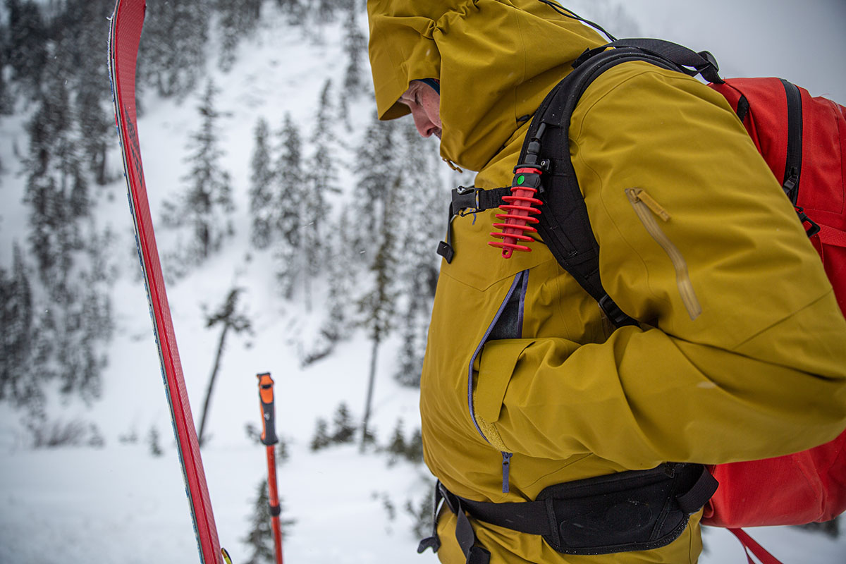 Arc'teryx Sabre Jacket (hands in hand pockets)